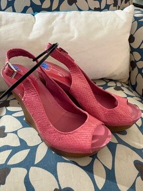 Jessica Simpson Pink Textured Peep-Toe Wedge Slingbacks